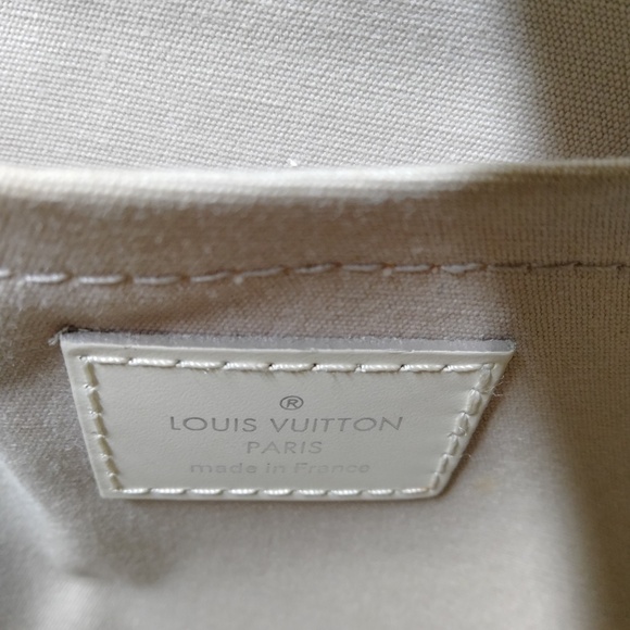 Louis Vuitton Tote Passi GM - Picture 8 of 9